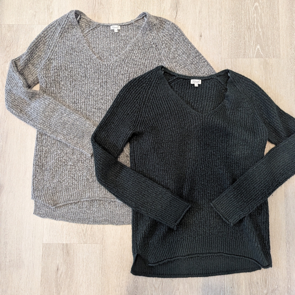 ❤️ 3 For $30 - Kismet V-Neck Sweater Set - Forest Green and Heather Gray